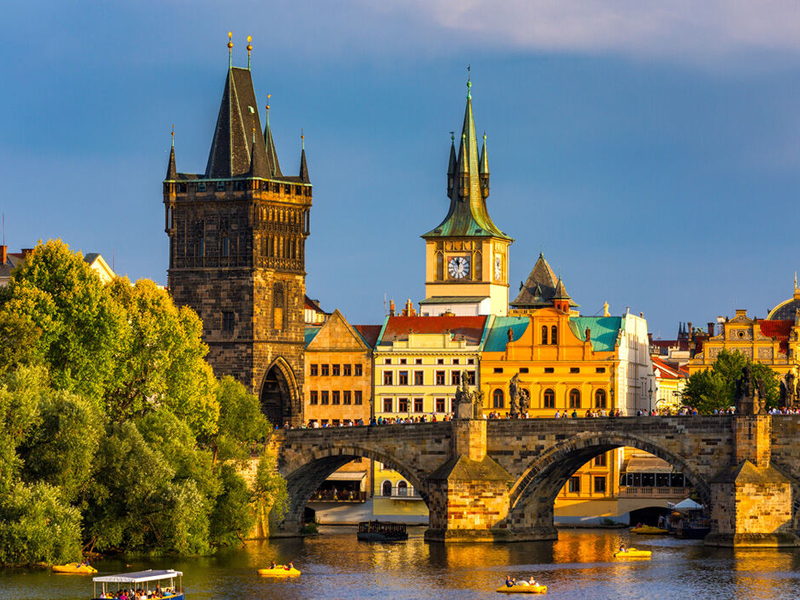 Uçaklı Orta Avrupa Masalı Turu Ajet Havayolları ile 7 Gece 8 Gün