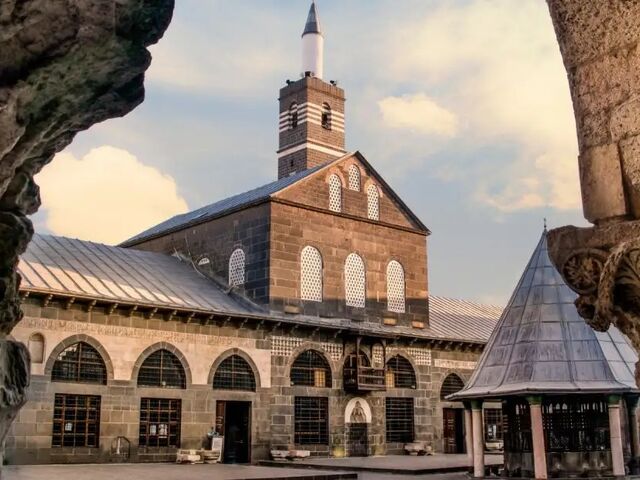 İkonik Gap Turu|3 Gece Konaklamalı Uçaklı İzmir Çıkışlı