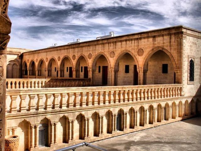 İkonik Mardin Turu|2 Gece Otel Konaklamalı Uçaklı İstanbul Çıkışlı 23 Nisan Özel