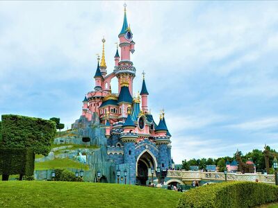 PARİS & DİSNEYLAND Pegasus Hava Yolları ile 3 Gece 4 Gün (ORY - ORY)