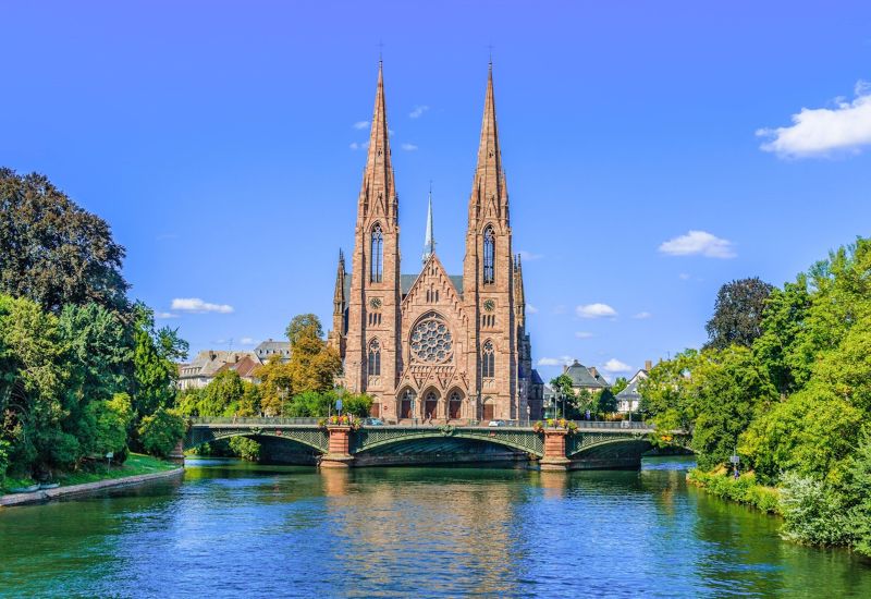 ALSACE'LI ALPLER Pegasus Hava Yolları ile 7 Gece 8 Gün (STR - BGY)